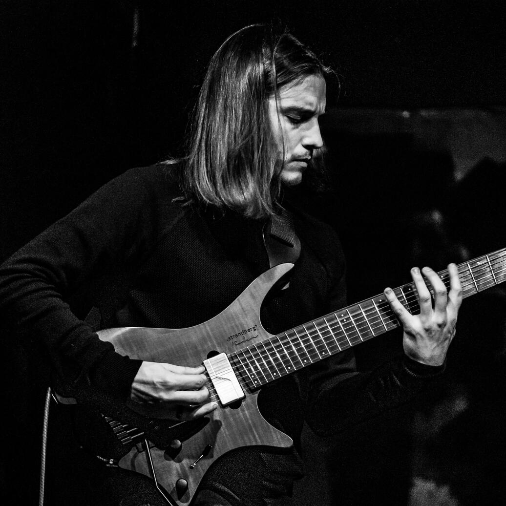 Photo by Peter Gannushkin